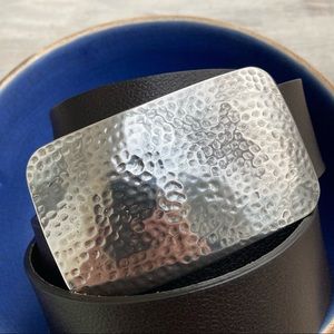 Chico’s Hammered Metal Buckle Belt 38”